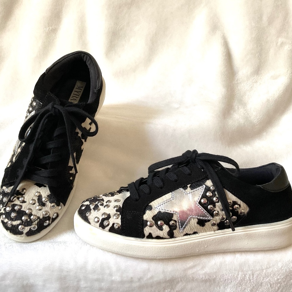 MYRA BAG GIGGLE  HAIR ON COWHIDE WESTERN STUDDED SNEAKERS SIZE 8